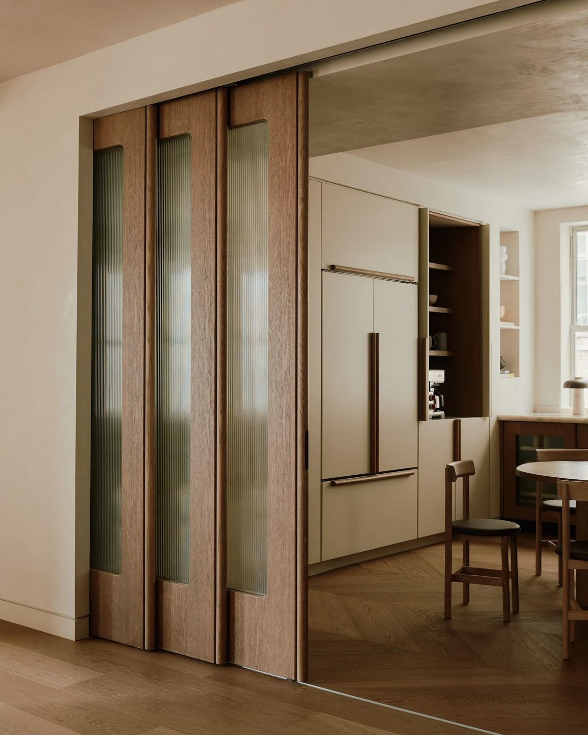 trải nghiệm sử dụng cửa Kimdoor