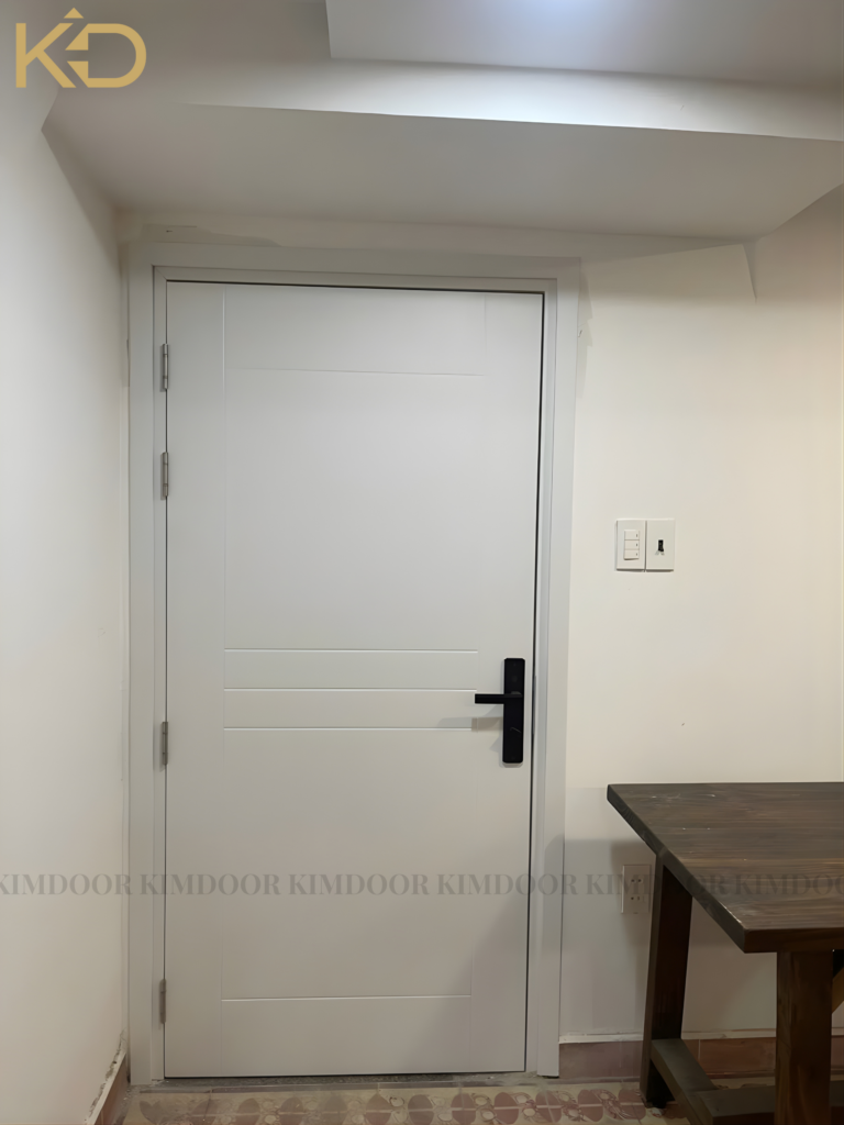 Bàn giao công trình cửa nhựa Composite cho anh Minh tại Bình Tân